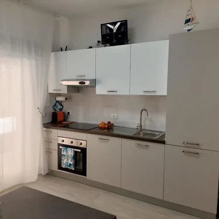 Nyaraló Nana' *